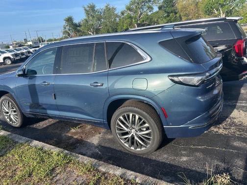Ocean 2026 Buick Enclave Avenir