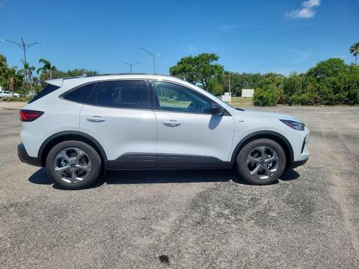 Silver Metallic 2025 Ford Escape ST-Line