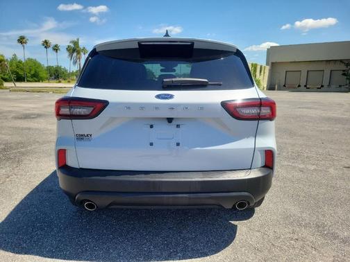 Silver Metallic 2025 Ford Escape ST-Line