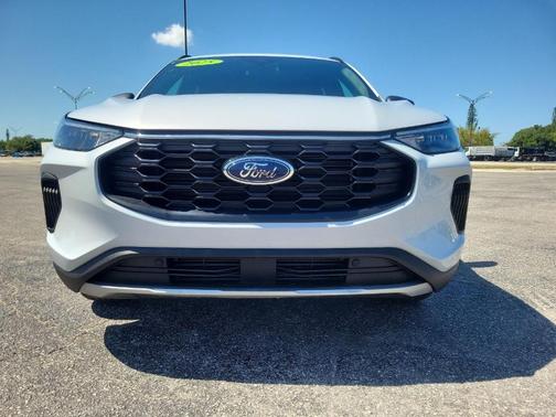 Silver Metallic 2025 Ford Escape ST-Line
