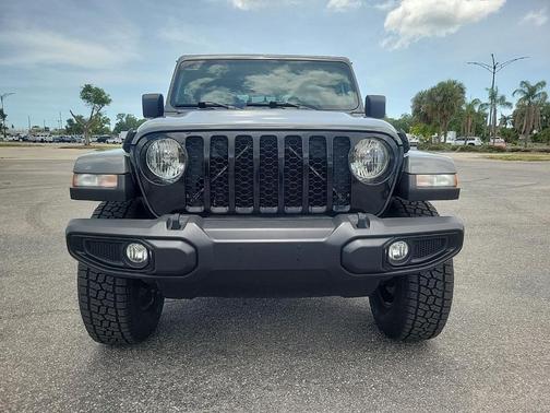 Sting Gray Clearcoat 2021 Jeep Gladiator Sport