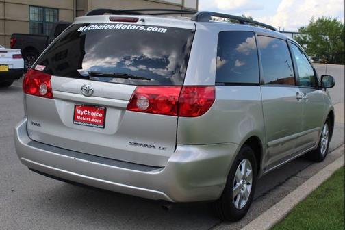 2010 Toyota Sienna LE