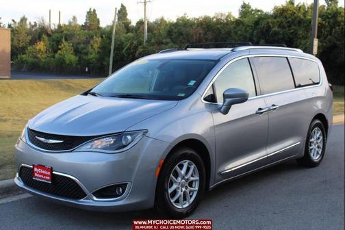 2020 Chrysler Pacifica Touring L