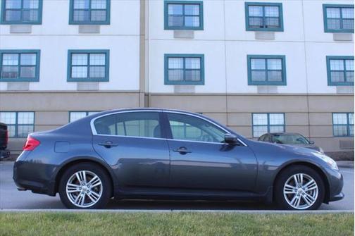 2013 INFINITI G37x Base