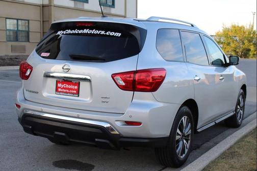 2018 Nissan Pathfinder SV