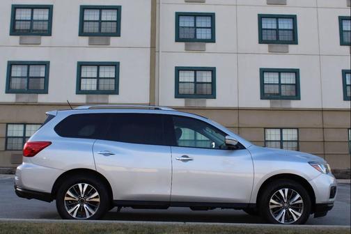 2018 Nissan Pathfinder SV