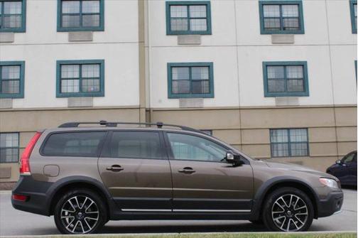2016 Volvo XC70 T5 Platinum