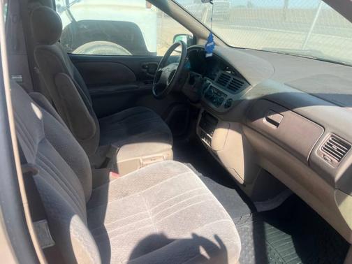 2002 Toyota Sienna CE