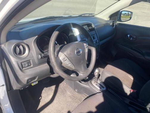 2017 Nissan Versa 1.6 SV