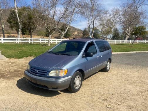 2003 Toyota Sienna XLE