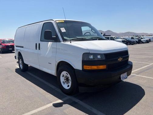 Summit White 2019 Chevrolet Express 2500 Work Van