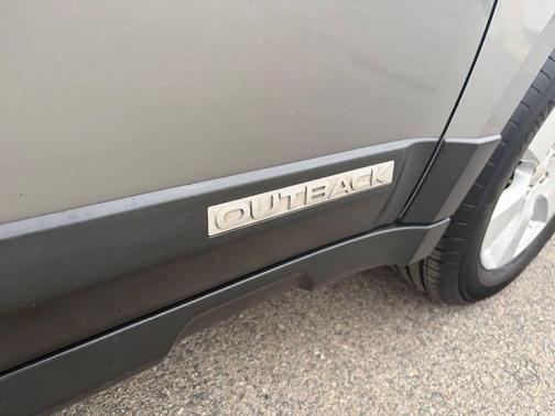 Steel Silver Metallic 2011 Subaru Outback 2.5 i Premium
