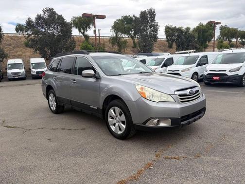 Steel Silver Metallic 2011 Subaru Outback 2.5 i Premium