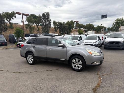 Steel Silver Metallic 2011 Subaru Outback 2.5 i Premium