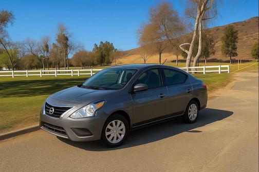 2017 Nissan Versa 1.6 S+