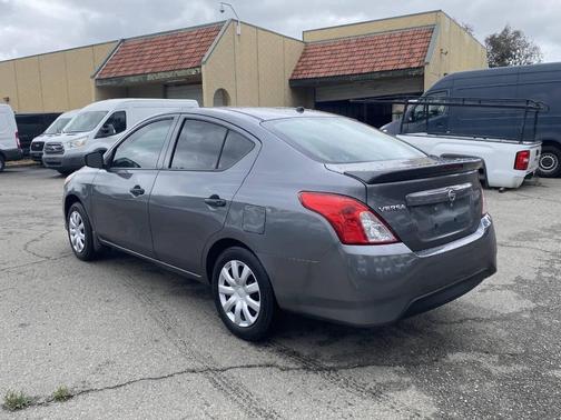 2017 Nissan Versa 1.6 S+