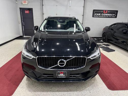 Onyx Black Metallic 2019 Volvo XC60 T5 Momentum