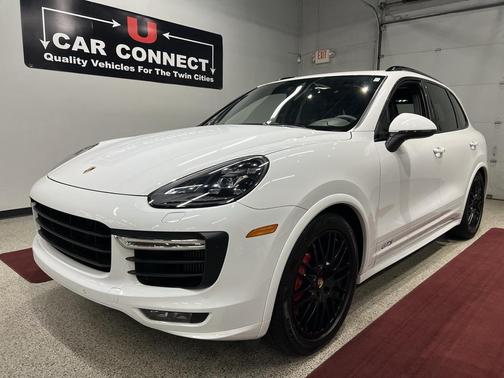2016 Porsche Cayenne GTS