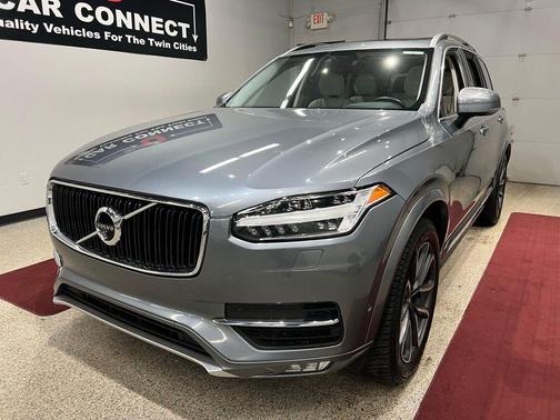 2016 Volvo XC90 T6 Momentum