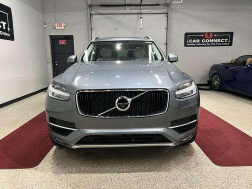 2016 Volvo XC90 T6 Momentum