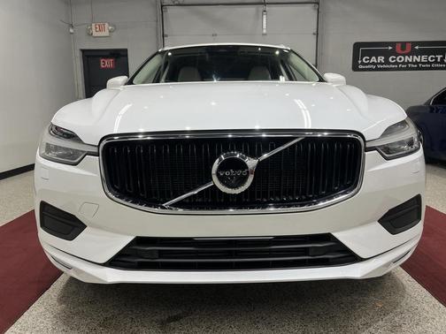 2018 Volvo XC60 T5 Momentum