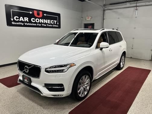 2017 Volvo XC90 T6 Momentum