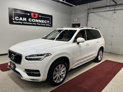 2017 Volvo XC90 T6 Momentum