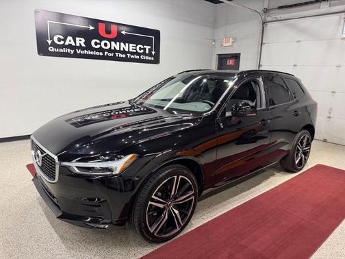 Onyx Black Metallic 2020 Volvo XC60 T5 R-Design