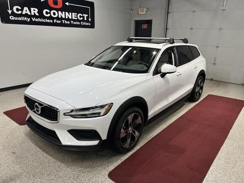2020 Volvo V60 Cross Country T5