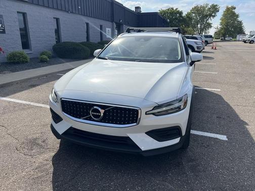 2020 Volvo V60 Cross Country T5