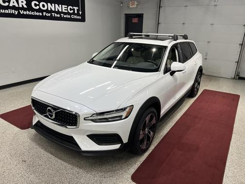 2020 Volvo V60 Cross Country T5