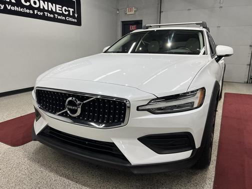 2020 Volvo V60 Cross Country T5