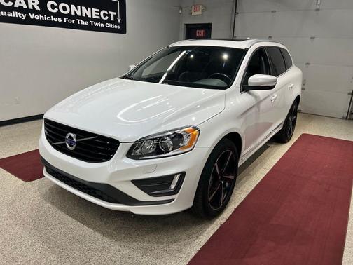 2016 Volvo XC60 T6 Drive-E R-Design