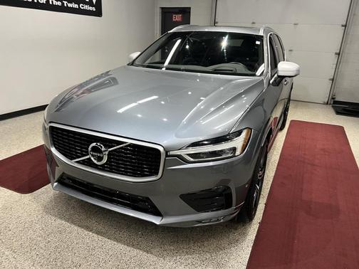 2018 Volvo XC60 T5 R-Design