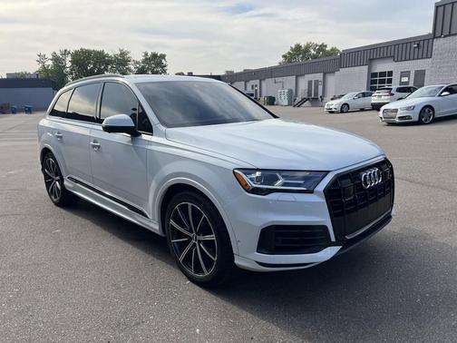 2020 Audi Q7 55 Premium Plus