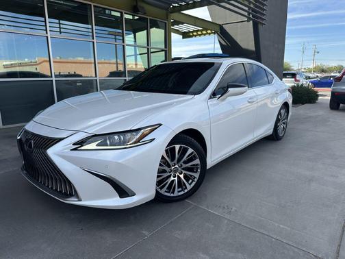 2020 Lexus ES 300h Base