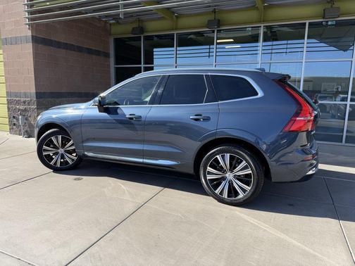 2023 Volvo XC60 B5 Plus Bright Theme