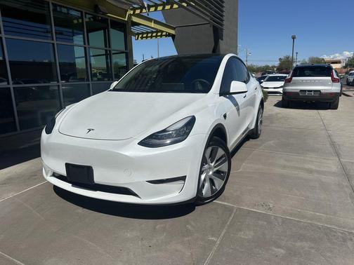 2023 Tesla Model Y Long Range Dual Motor All-Wheel Drive