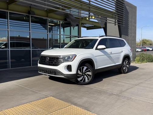 2025 Volkswagen Atlas 2.0T SE w/Technology