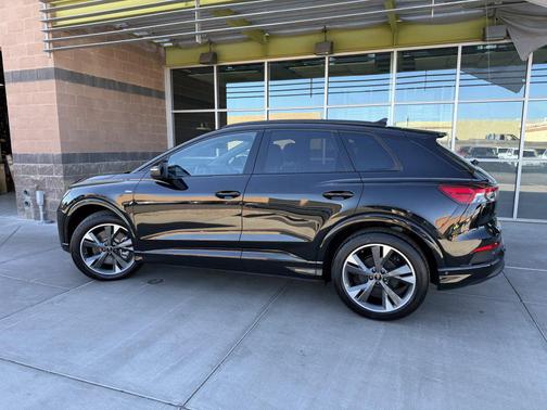 2024 Audi Q4 e-tron Premium Plus 55 quattro