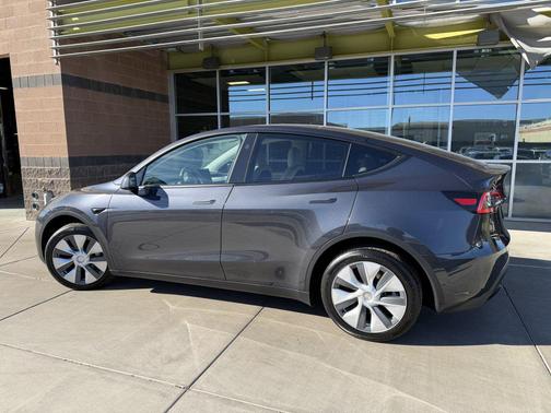 2024 Tesla Model Y Long Range Dual Motor All-Wheel Drive