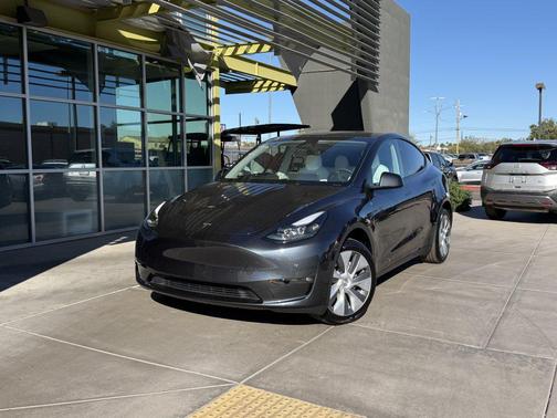 2024 Tesla Model Y Long Range Dual Motor All-Wheel Drive