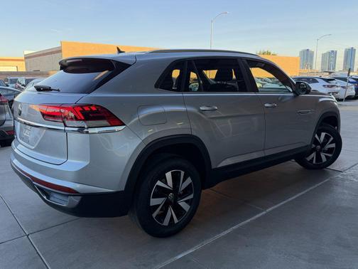 2023 Volkswagen Atlas Cross Sport 2.0T SE