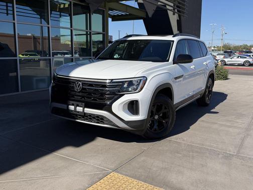 2024 Volkswagen Atlas 2.0T SE w/Technology 4MOTION