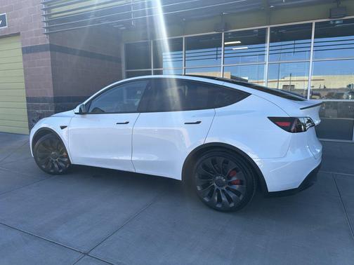 2023 Tesla Model Y Performance Dual Motor All-Wheel Drive