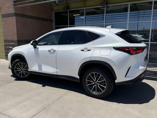 Eminent White Pearl 2024 Lexus NX 350h Premium