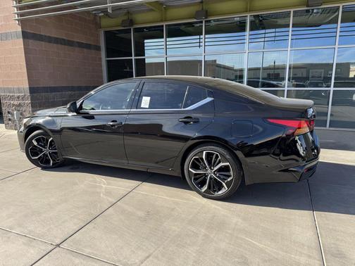 2023 Nissan Altima SR FWD