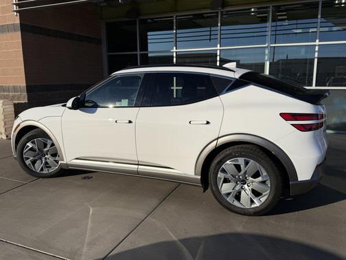 2025 Genesis GV60 Standard RWD