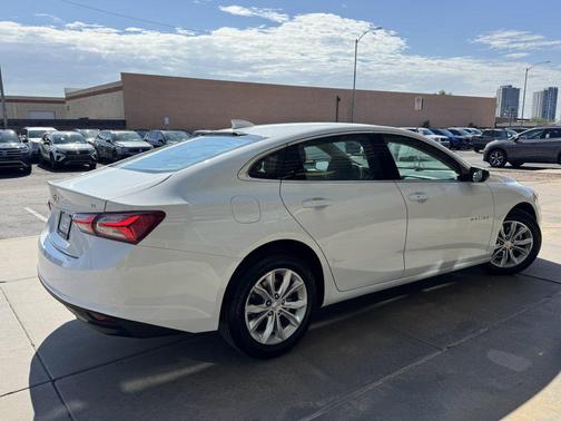 2022 Chevrolet Malibu FWD LT