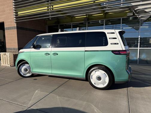 2025 Volkswagen ID. Buzz 1st Edition with 4MOTION